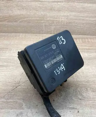 Volkswagen Touran I ABS Pump 1K0907379D 1K0614517B