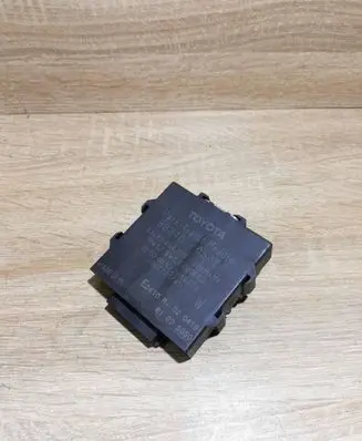 Toyota Avensis T270 Parking PDC control unit/module 8934005021