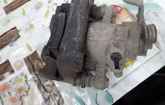 Citroen C4 I Rear brake caliper