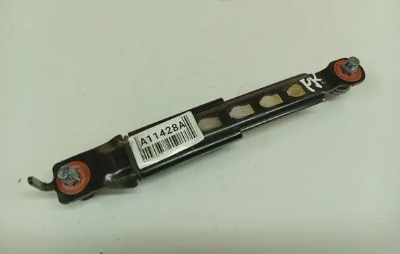 Hyundai i30 Seat belt adjustment rail
