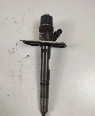 Audi A8 S8 D3 4E Fuel injector 0445110158 057130277H