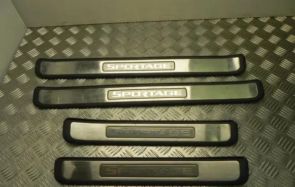 KIA Spectra Other sill/pillar trim element 858861F000 T5132KOMPLEKTAS