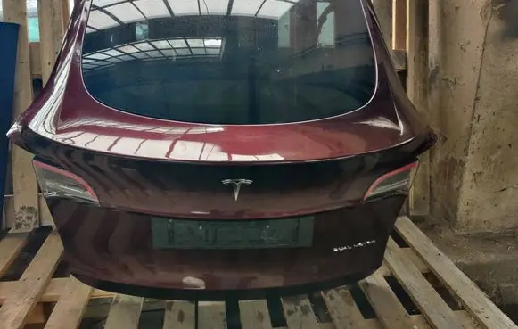 Tesla Model Y Tailgate/trunk/boot lid
