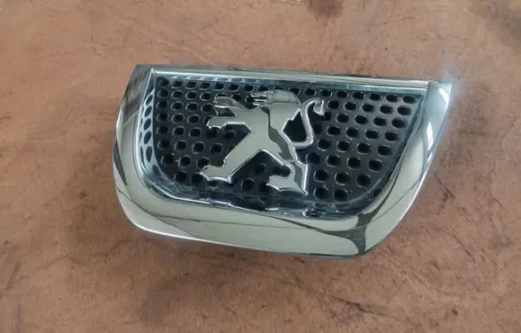 Peugeot 3008 I Manufacturer badge logo/emblem 9685973077
