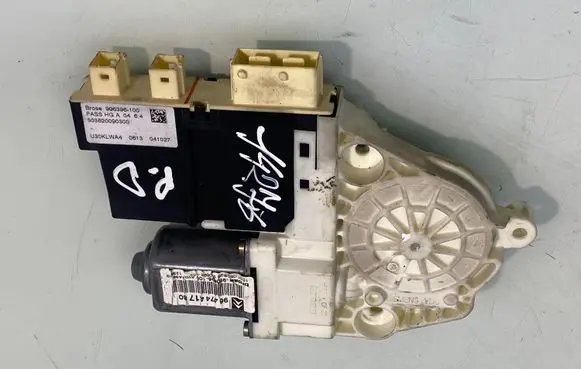 Citroen C4 I Front door window regulator motor 9647441780 996396100 041027