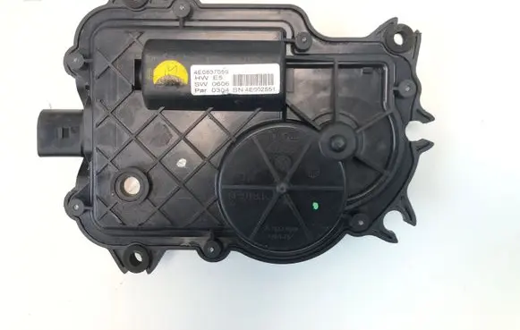 Audi A8 S8 D3 4E Front door lock 4E0837059