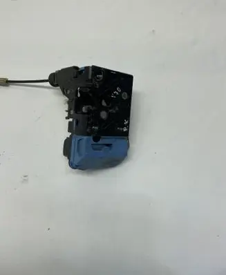 Volvo V70 Front door lock