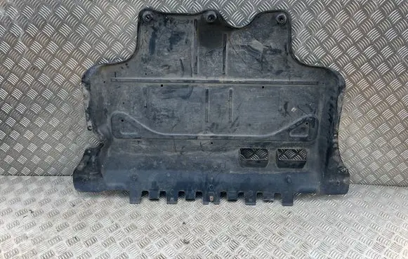 Audi Q3 F3 Engine splash shield/under tray 5QF825236