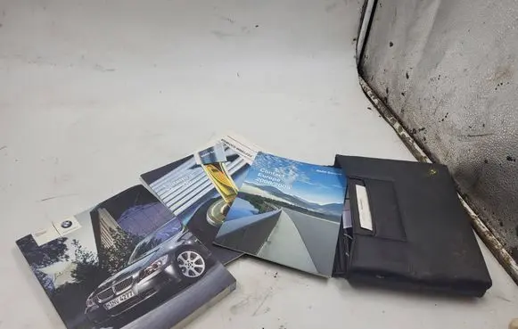 BMW 3 E90 E91 Owners service history hand book