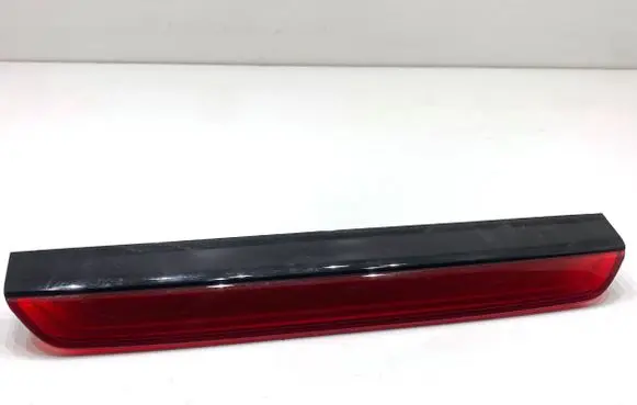 Lexus LBX Third/center stoplight 
