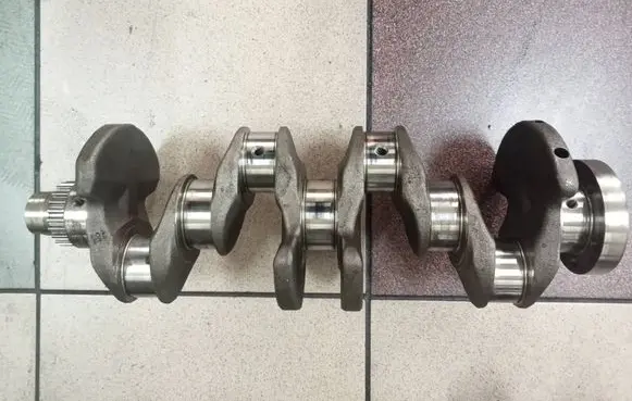 Skoda Octavia Mk2 (1Z) Crankshaft 03L101