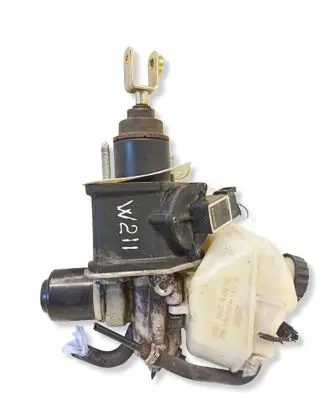 Mercedes-Benz E W211 Master brake cylinder A2114300302 0204251302