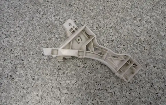 Mazda 3 I Front bumper mounting bracket