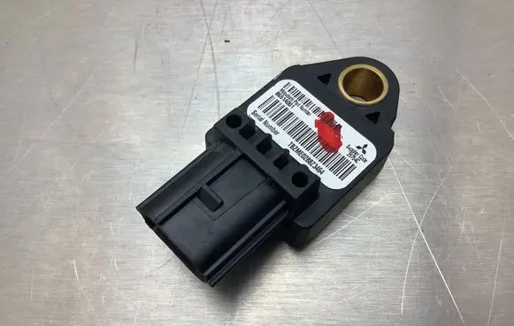 Peugeot 4007 Airbag deployment crash/impact sensor 8651A001 TBZME0288Z3464