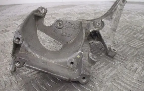 Peugeot 308 Engine mount bracket 9672309780