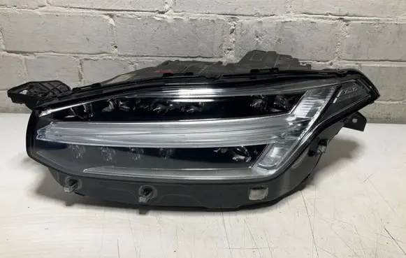 Volvo XC90 Headlight/headlamp 31655157
