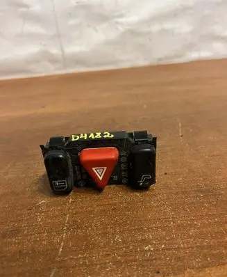 Mercedes-Benz C W202 Hazard light switch 2088200310 D4182