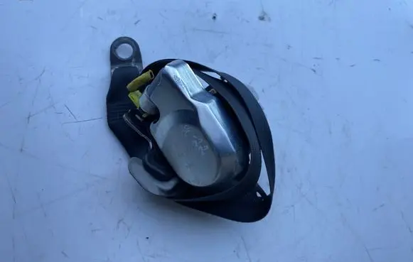 Toyota Corolla E120 E130 Front seatbelt L153004