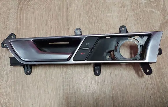 Audi A6 S6 C6 4F Front door interior handle 4F0837019C