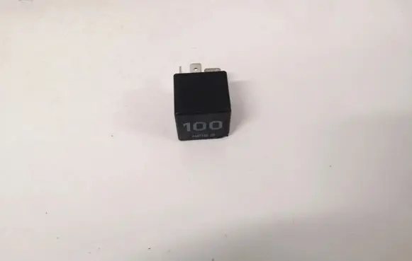 Volkswagen Golf IV Other relay 95vw10k705ca 7m0951253a