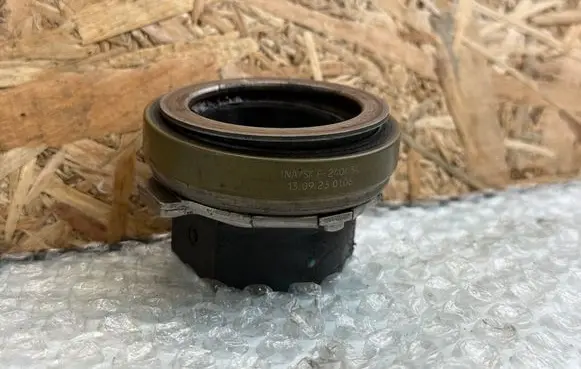 BMW 5 E39 clutch release bearing