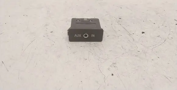 BMW 5 E60 E61 AUX in-socket connector 6986791