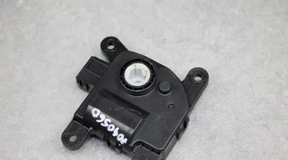 Hyundai i20 (PB PBT) Air flap motor/actuator H400730880