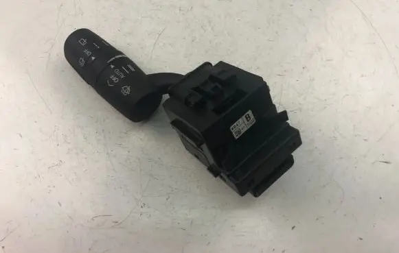 Mazda 3 II Indicator stalk 17F899