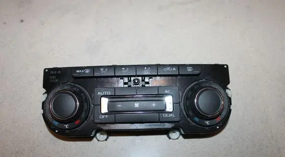 Skoda Octavia Mk2 (1Z) Climate control unit 3T0907044BK 3T0907044