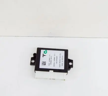 Tesla Model X Door control unit/module 105589100D