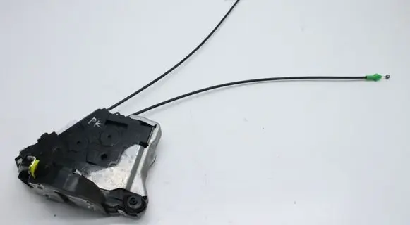 Toyota Yaris Coupe door lock (next to the handle) 690400D320