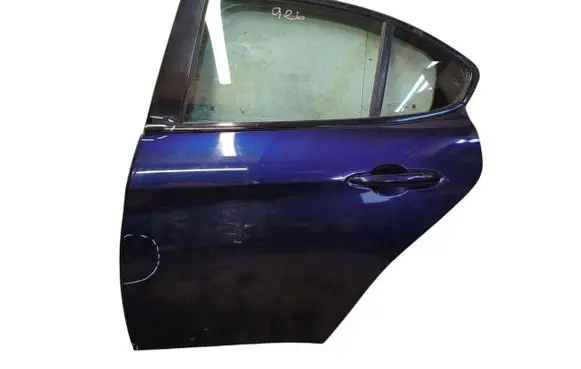 Alfa Romeo Giulia Rear door