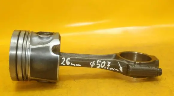 Volkswagen Golf V Piston with connecting rod 79L79 038G