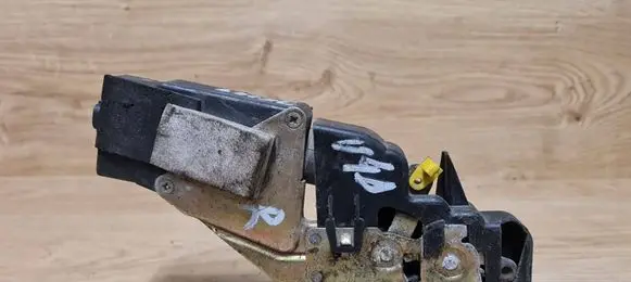 Volvo S40, V40 Front door lock
