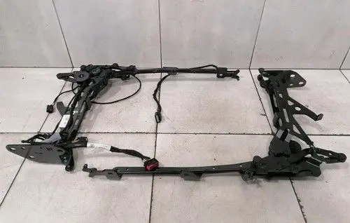 Ferrari FF Tailgate/trunk/boot hinge