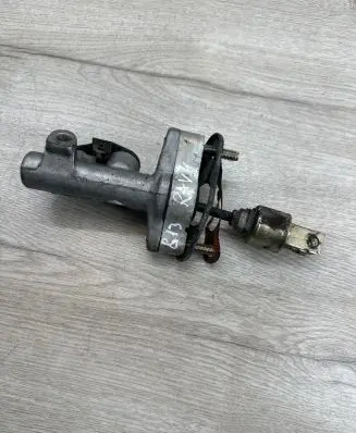 Toyota RAV 4 (XA20) Clutch master cylinder