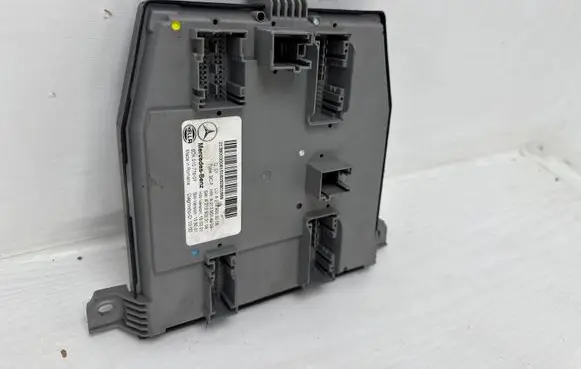 Mercedes-Benz E W213 SAM control unit A2139003008 A2139014203 A2139025104
