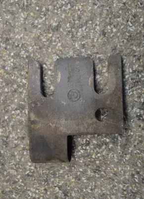 BMW 3 E30 Rear door lower hinge 1922194