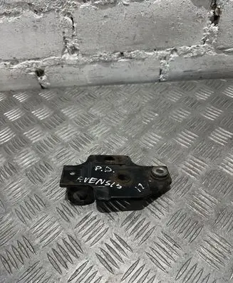 Toyota Avensis T270 Radiator support slam panel bracket 