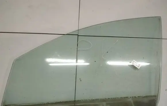 Toyota Avensis Verso Front door window glass four-door as2