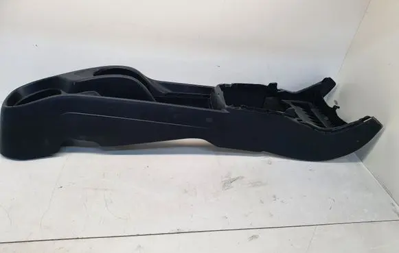 Toyota Yaris Center console 589100D290