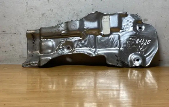 Volvo XC90 Heat shield in engine bay 31492192 C1320
