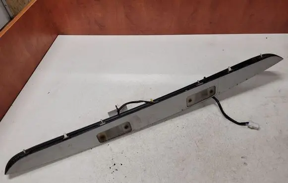 Hyundai Santa Fe Trunk door license plate light bar 873112B000
