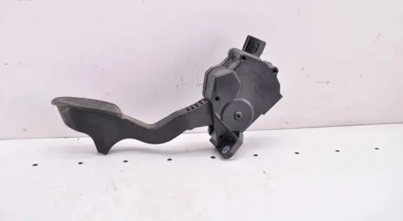 Toyota Verso-S Accelerator throttle pedal 7811052053
