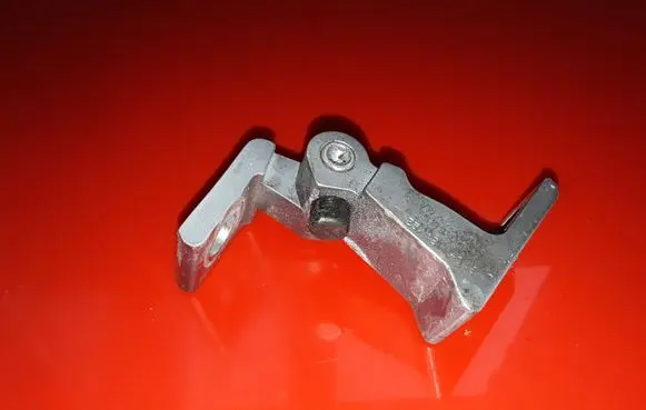 Audi A8 S8 D4 4H Rear door lower hinge 4H0831402