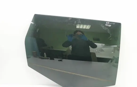Rear door window glass