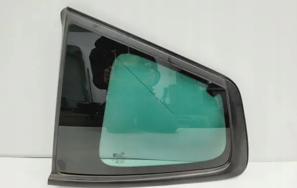 Opel Zafira C Rear vent window glass 