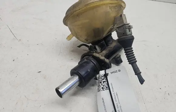 Master brake cylinder