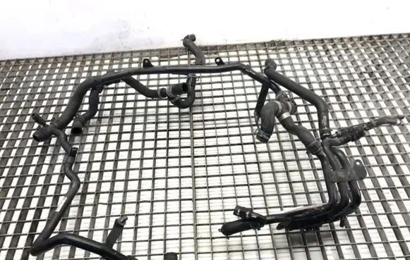 Engine coolant pipe/hose