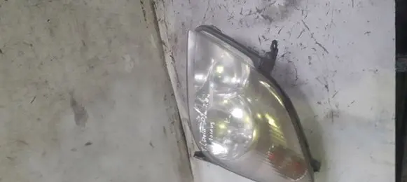 Toyota Corolla Verso E121 Headlight/headlamp POHT